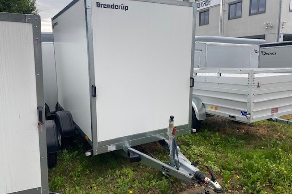 Brenderup_Koffer_CD260WHBR1300_1,3z_Rampe