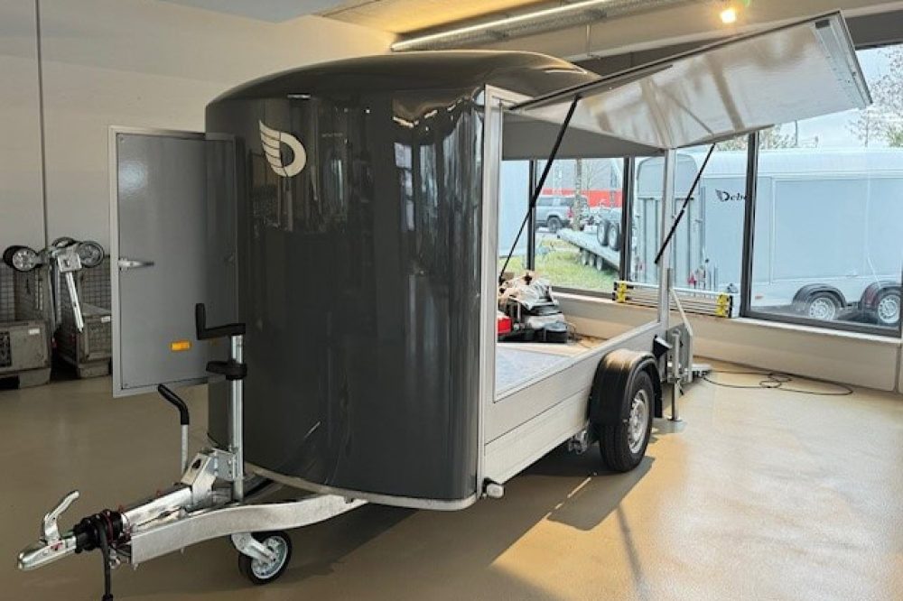 Roadster300_Irongrey_Seitenklappe_Links_2